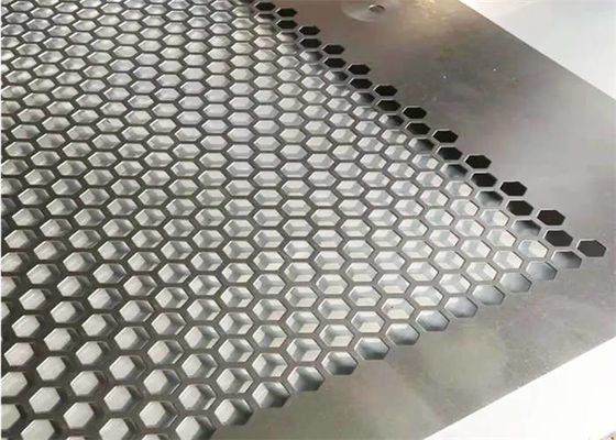 Qualität  Decorative Perforated Metal Architectural Wire Mesh Round Hole usine