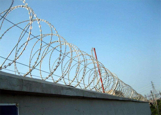 Dauerhafte Concertina Razor Wire Einzel- / Doppelspiral Razor Wire Coil