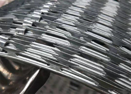 Anti-Korrosion Concertina Razor Wire Coil Warmgetränkt Galvanisiertes Concertina Stacheldraht