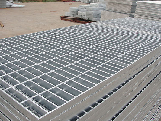 Hot Dip Galvanized Stahlgitter 32x4mm 30x100mm Drainage Galvanized Bargitter