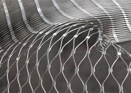Leichtgewichtiges Architekturdrahtnetz Ferrule-Typ Flexibles Rohrnetz aus Edelstahl